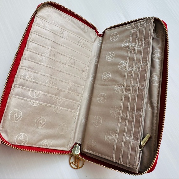 Adrienne Vittadini Glossy Red Wallet - Picture 4 of 7